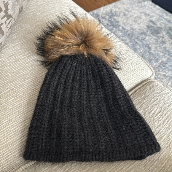 360 cashmere gray winter hat/beanie - Picture 3 of 5